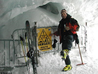 None of us can read the language on the yellow sign...I wonder if it's important?